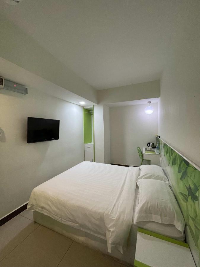 Green Apple Boutique Hotel Кота-Кинабалу Экстерьер фото