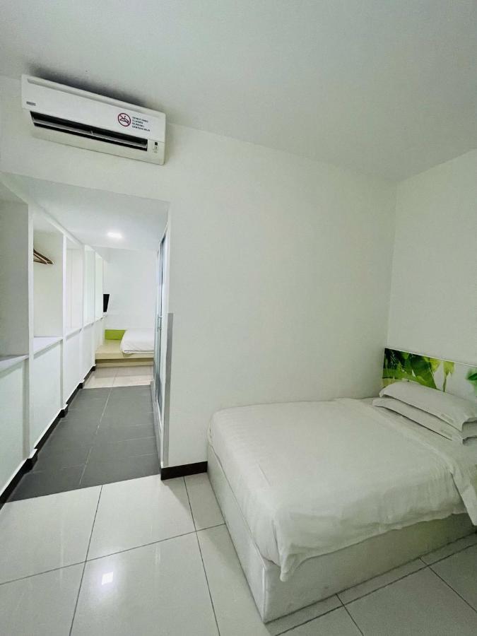 Green Apple Boutique Hotel Кота-Кинабалу Экстерьер фото