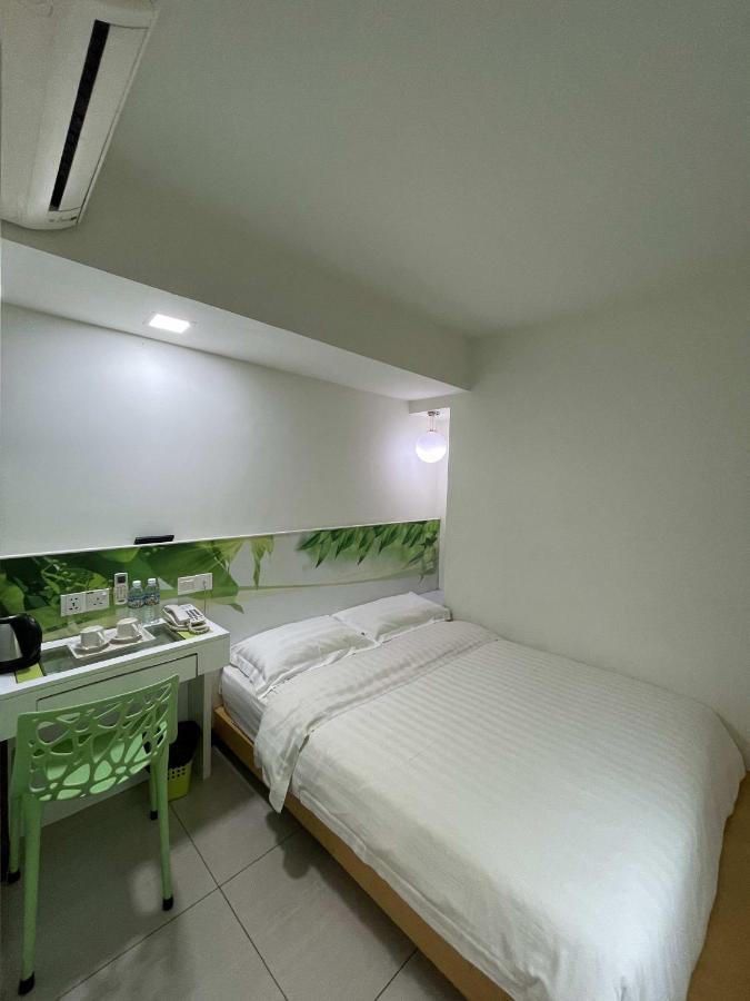 Green Apple Boutique Hotel Кота-Кинабалу Экстерьер фото