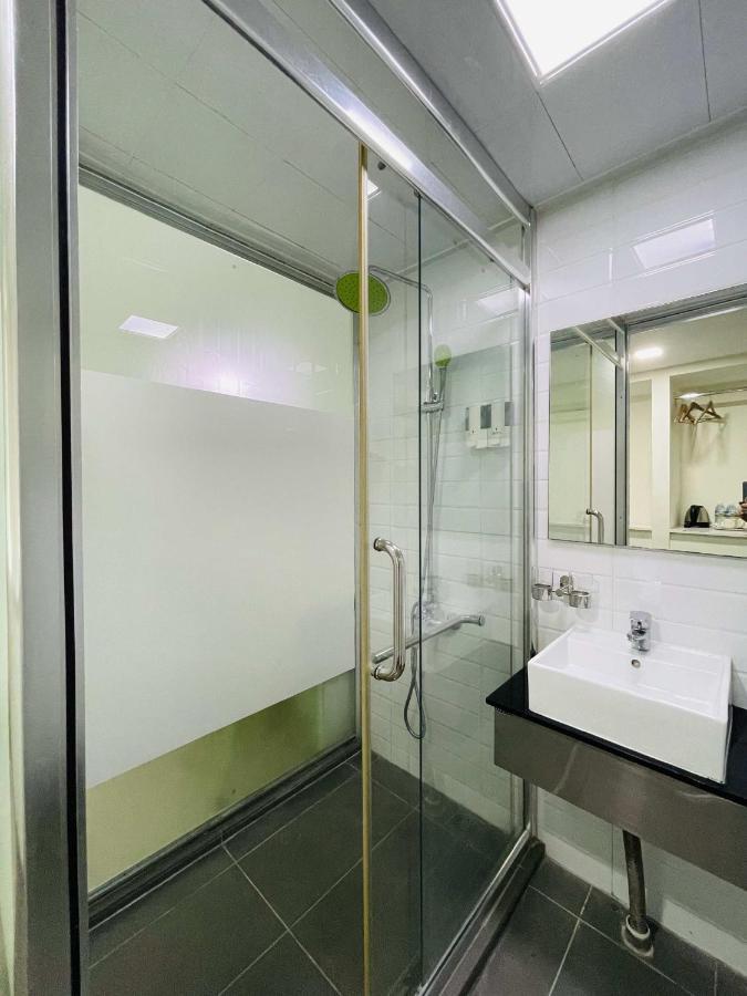 Green Apple Boutique Hotel Кота-Кинабалу Экстерьер фото