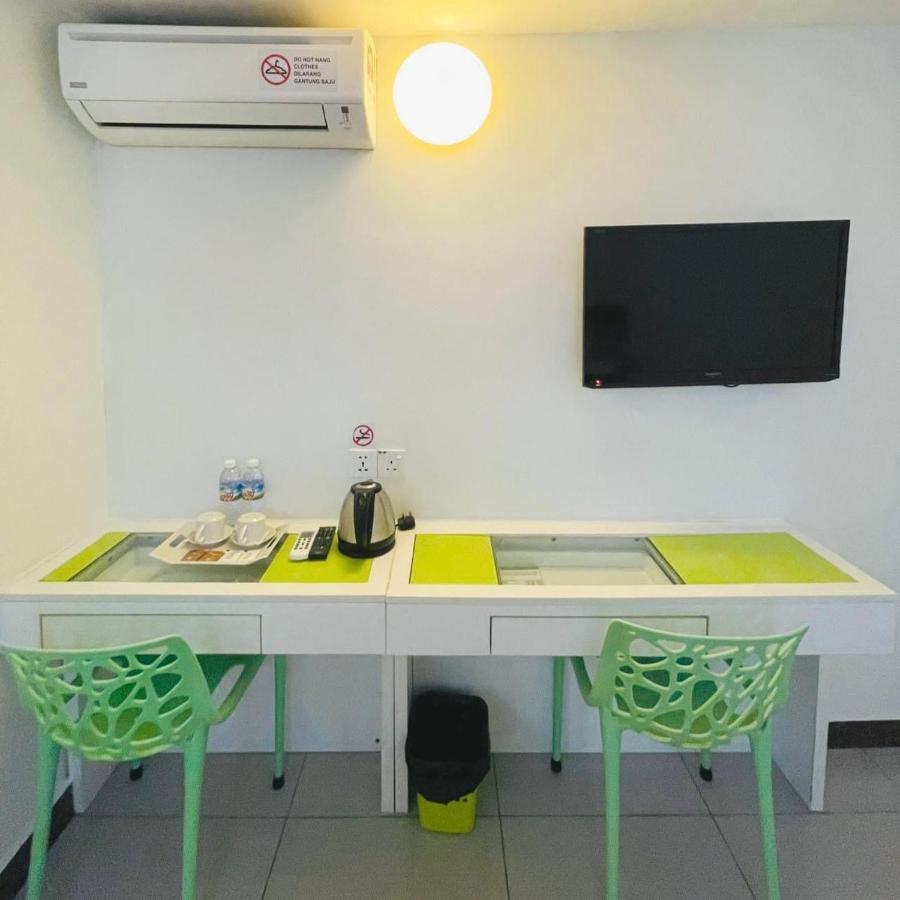 Green Apple Boutique Hotel Кота-Кинабалу Экстерьер фото